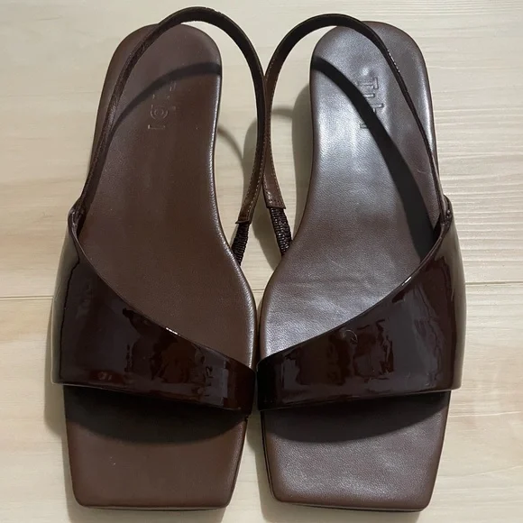 Tibi Avi Crinkle Patent Asymmetric Flat size 37.5 / 7.5 - Picture 4 of 12